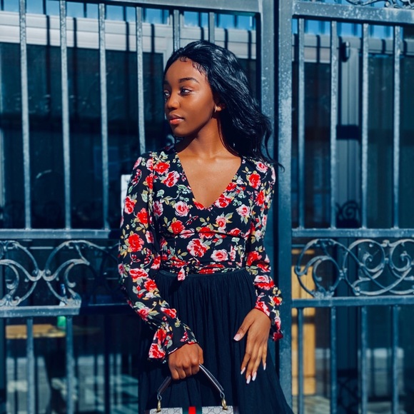 Top: only wear it twice in a perfect condition. - Picture 2 of 2